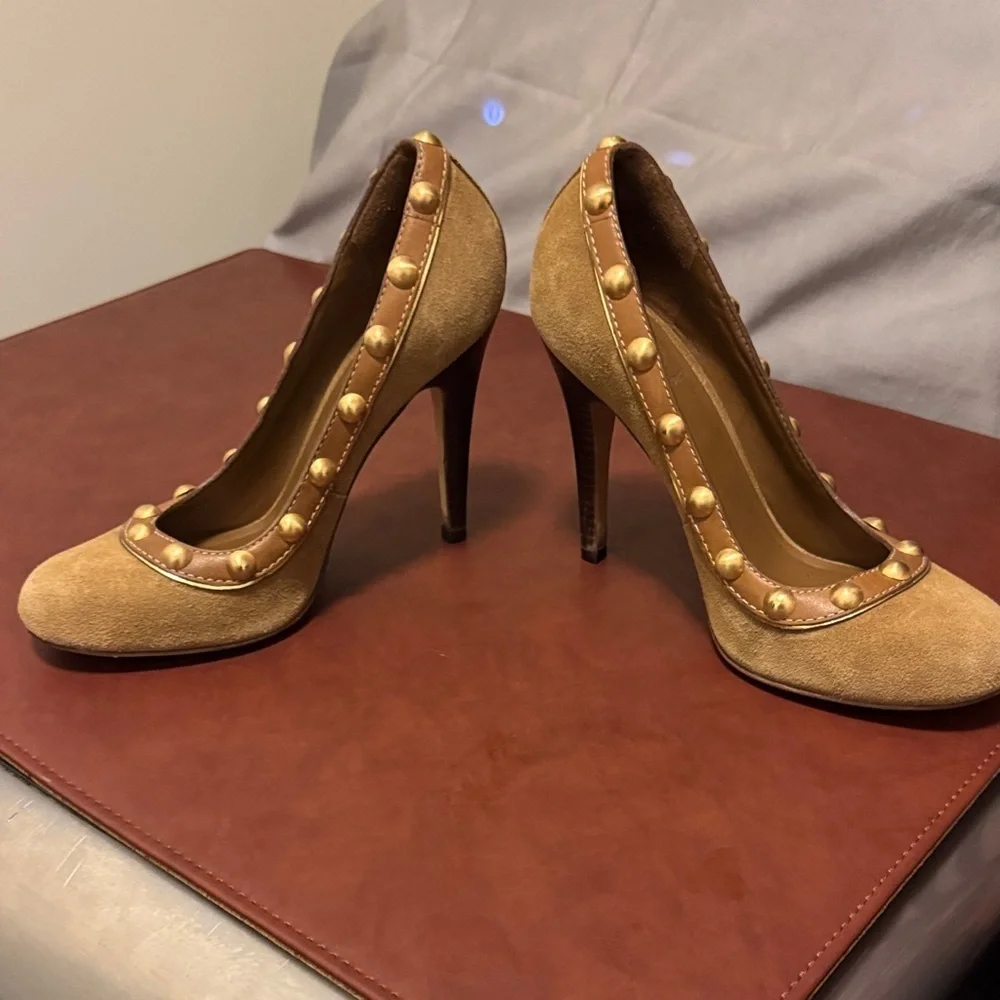 Tory Burch Tan Heels with Gold Studs, Sz 8